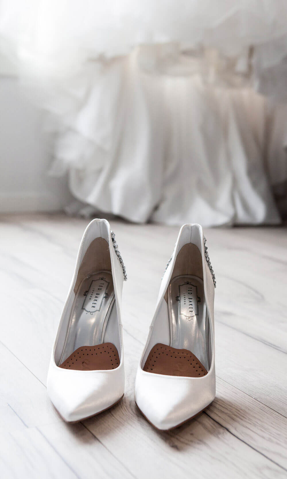 zapatos blanco de tacon para boda