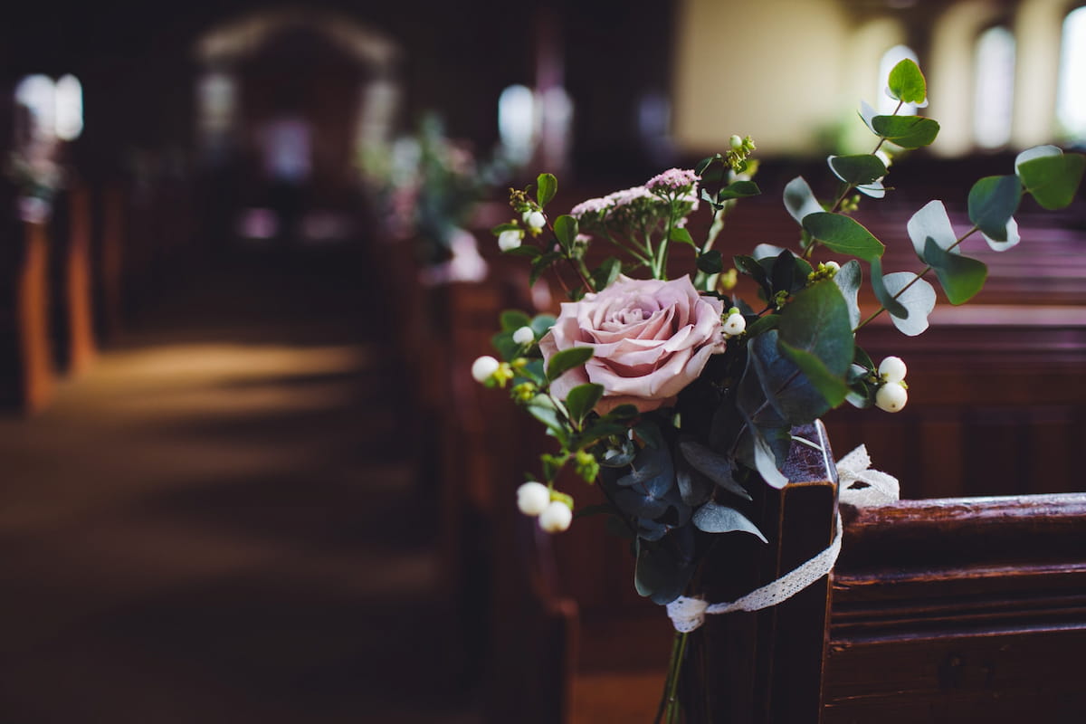 protocolo para entrar a la iglesia en una boda