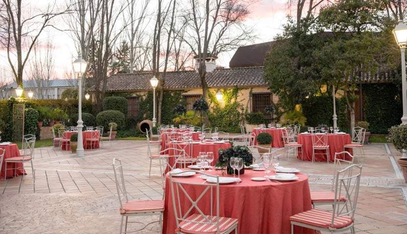 mesas boda en jardines de villa laureana